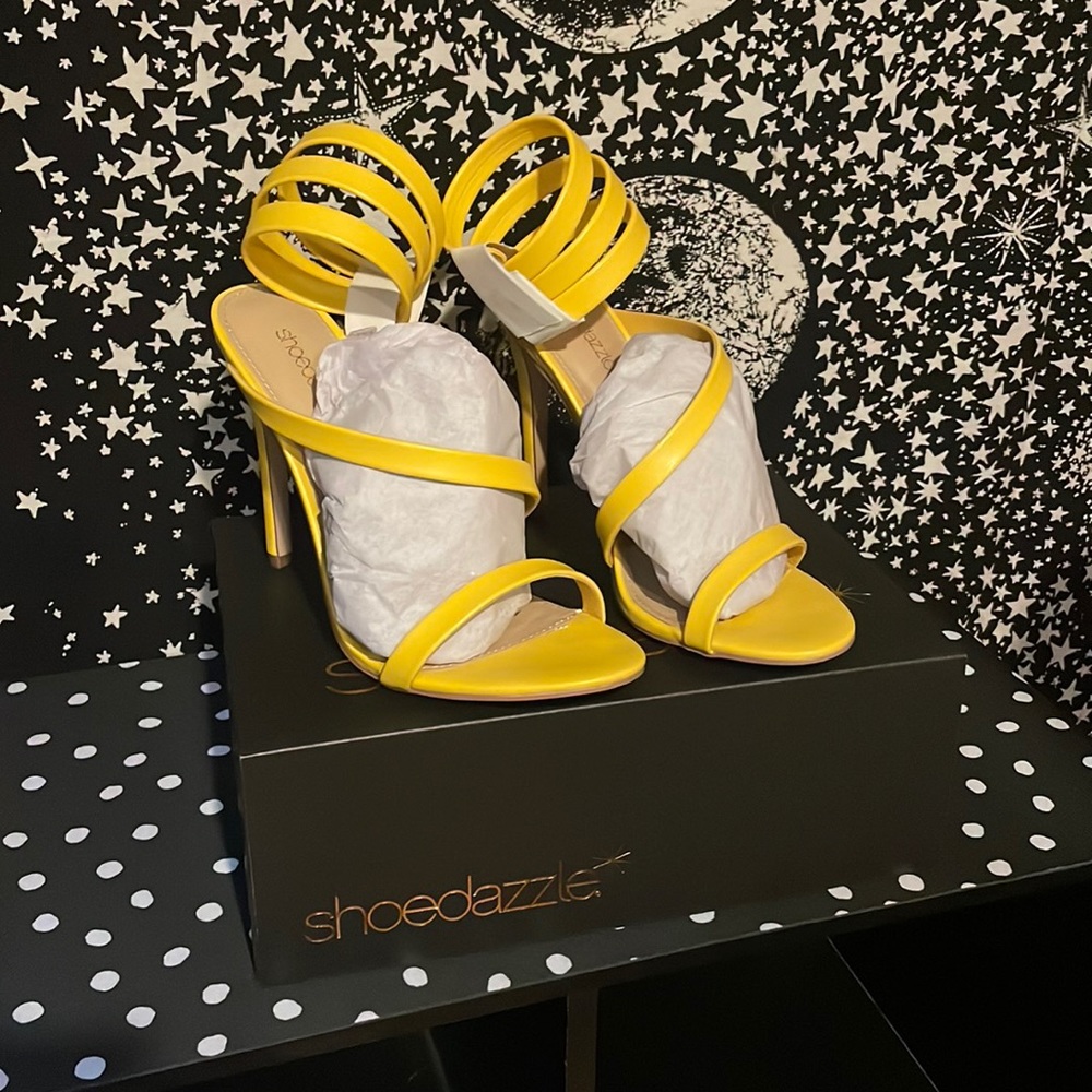 Shoe Dazzle Ronja Heels